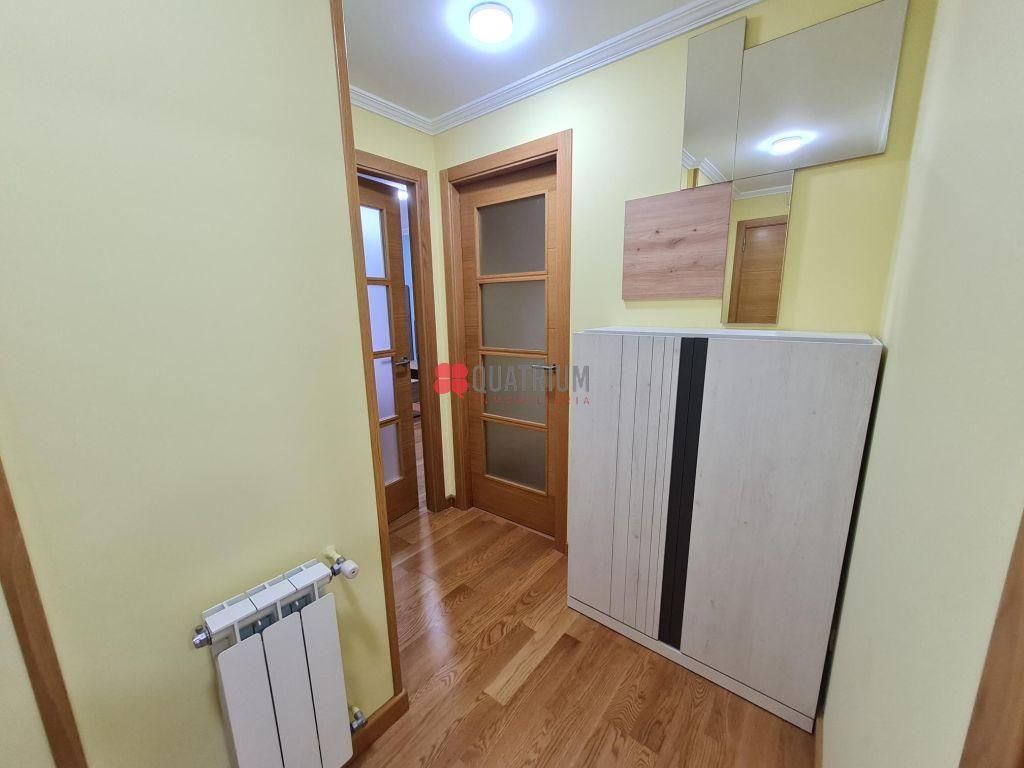 Habitación de Piso de alquiler en Santiago de Compostela  con Calefacción, Trastero y Amueblado