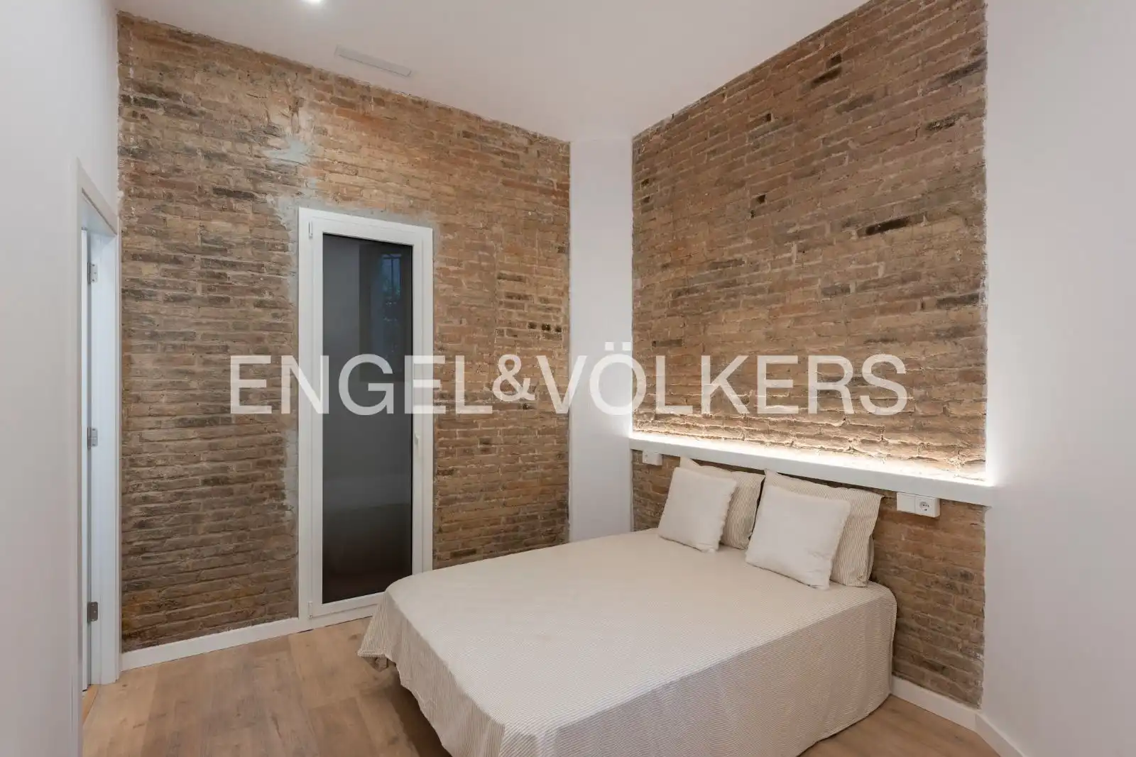 Schlafzimmer von Wohnungen zum Verkauf in Barcelona mit Klimaanlage, Heizung und Parkett