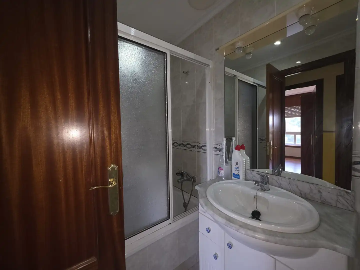 Baño de Piso de alquiler en Ponteareas con Calefacción, Parquet y Trastero