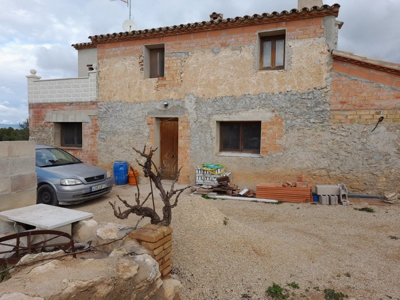 Außenansicht von Country house zum verkauf in Tivissa mit Terrasse und Abstellraum