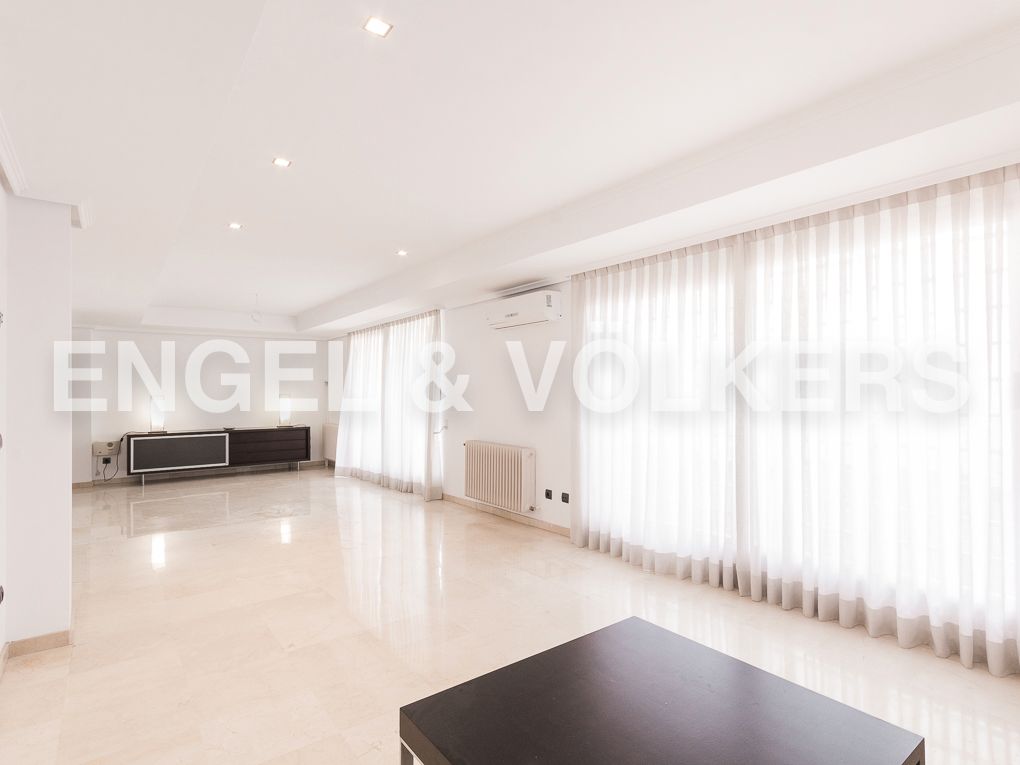 Sala de estar de Ático de alquiler en  Valencia Capital con Aire acondicionado, Calefacción y Terraza