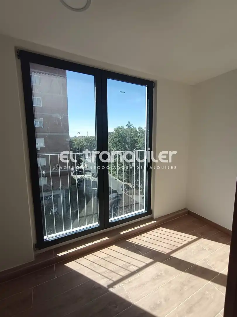 Dormitori de Pis de lloguer en Madrid amb Aire condicionat, Parquet i Terrassa