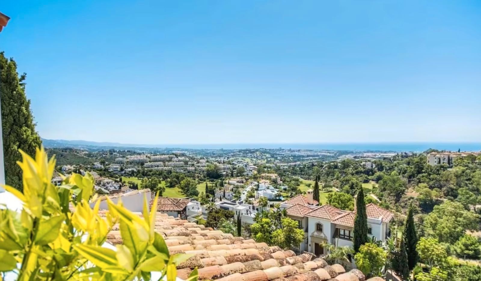 Exterior view of Apartment to rent in Benahavís  with Air Conditioner, Terrace and Furnished