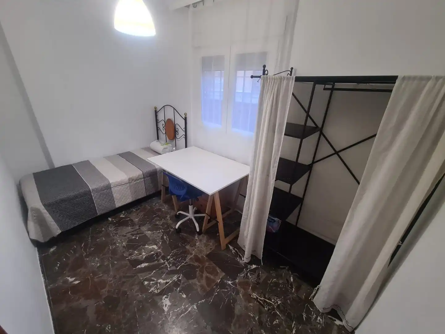 Schlafzimmer von Wohnung zur Miete in Granada