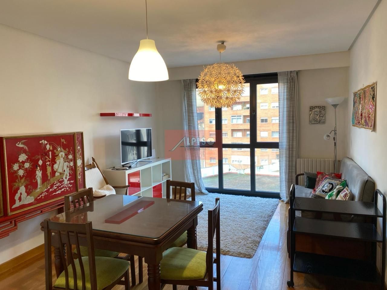 Sala d'estar de Estudi de lloguer en Ourense Capital  amb Calefacció, Parquet i Moblat