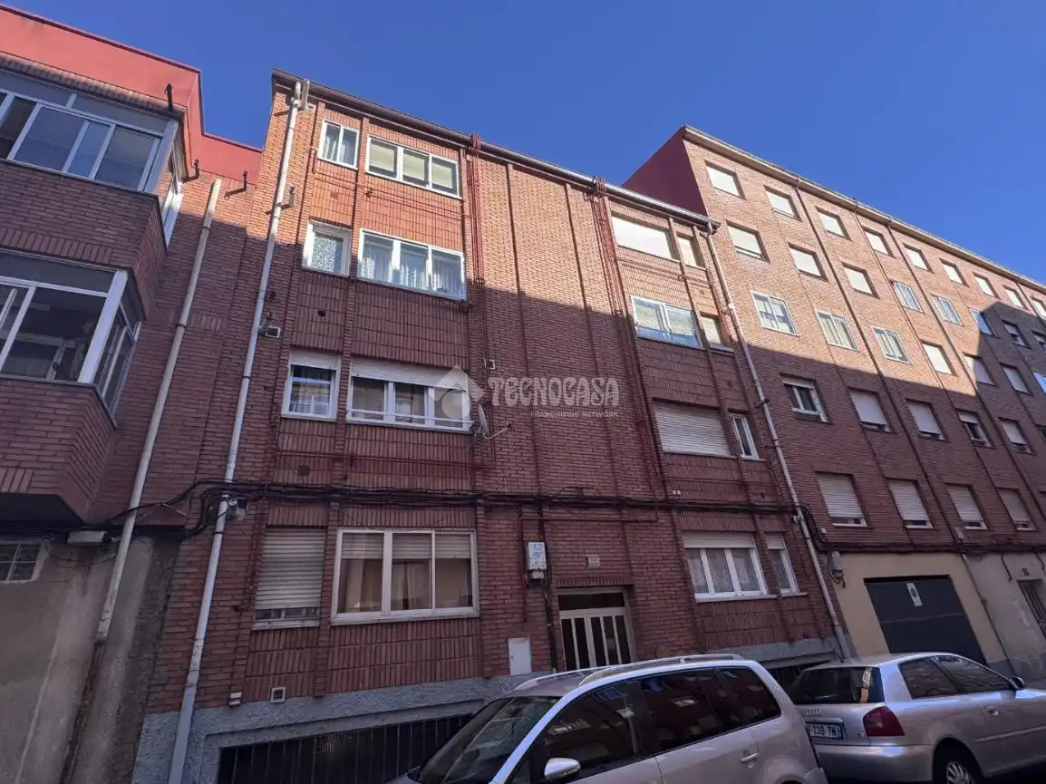 Flat to rent in C. Peña Castro