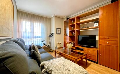 Sala d'estar de Apartament en venda en Oviedo 