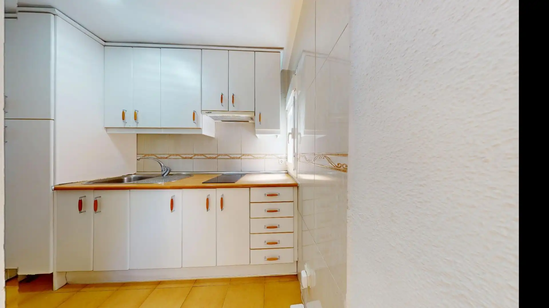 Flat with lift for sale in Calle Benadalid, imagen 4