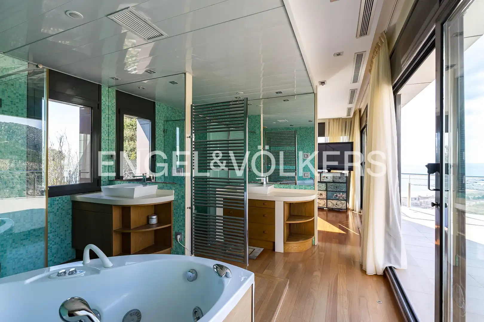 Bathroom of Houses for rent in Sitges  with Air Conditioner, Heating and Private garden