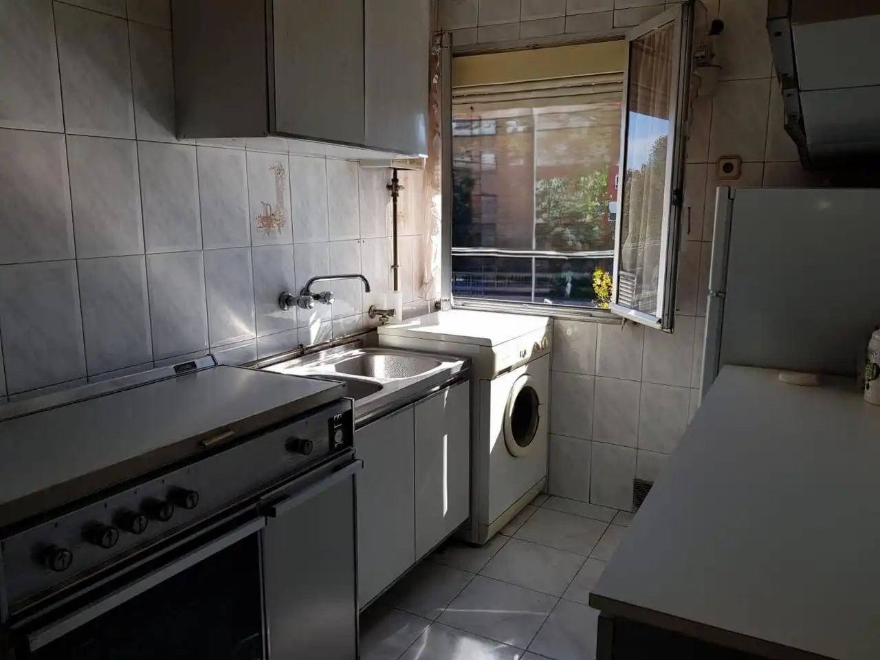 Küche von Erdgeschoss zum Verkauf in  Madrid Capital mit Heizung und Parkett