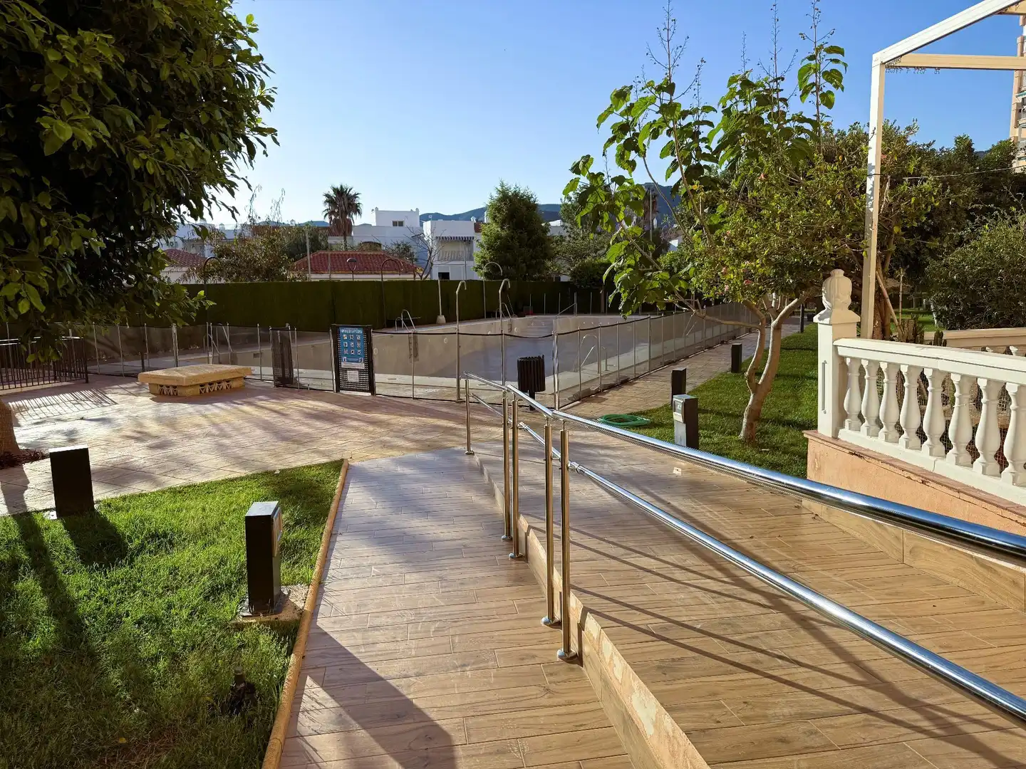 Terrassa de Pis de lloguer en Motril amb Terrassa, Moblat i Piscina comunitària