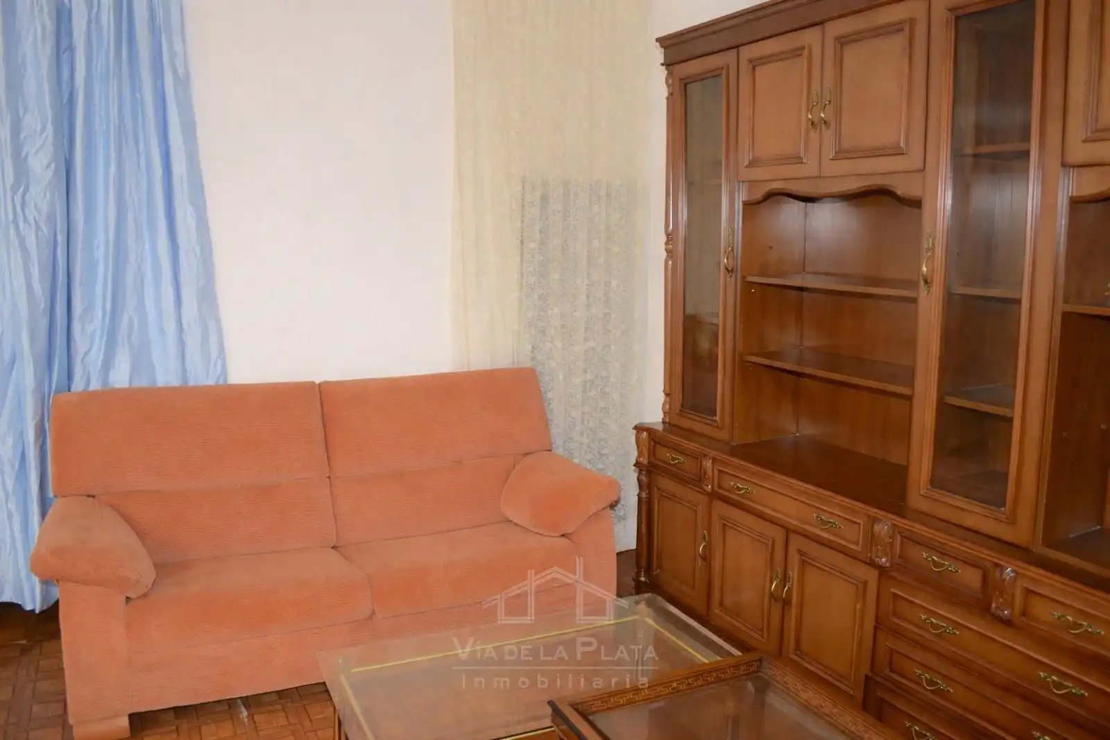 Sala d'estar de Casa o xalet en venda en Topas amb Calefacció, Traster i Moblat