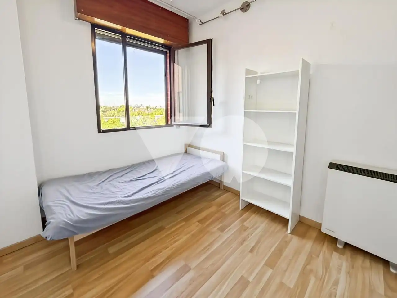Bedroom of Flat for rent in Madrid  with Air Conditioner, Heating and Terrace