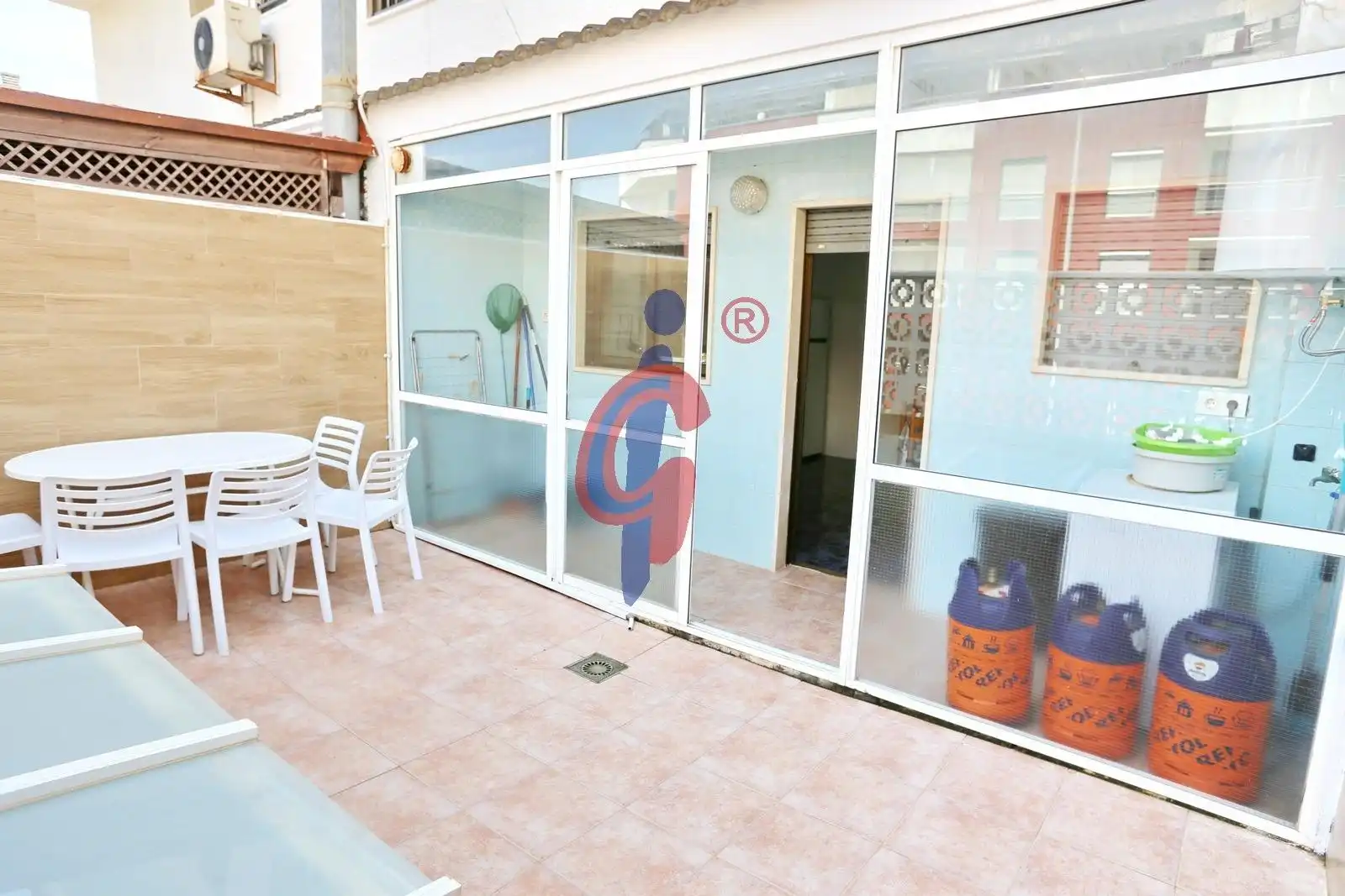 Jardín de Casa adosada en venta en Guardamar del Segura con Aire acondicionado, Terraza y Amueblado