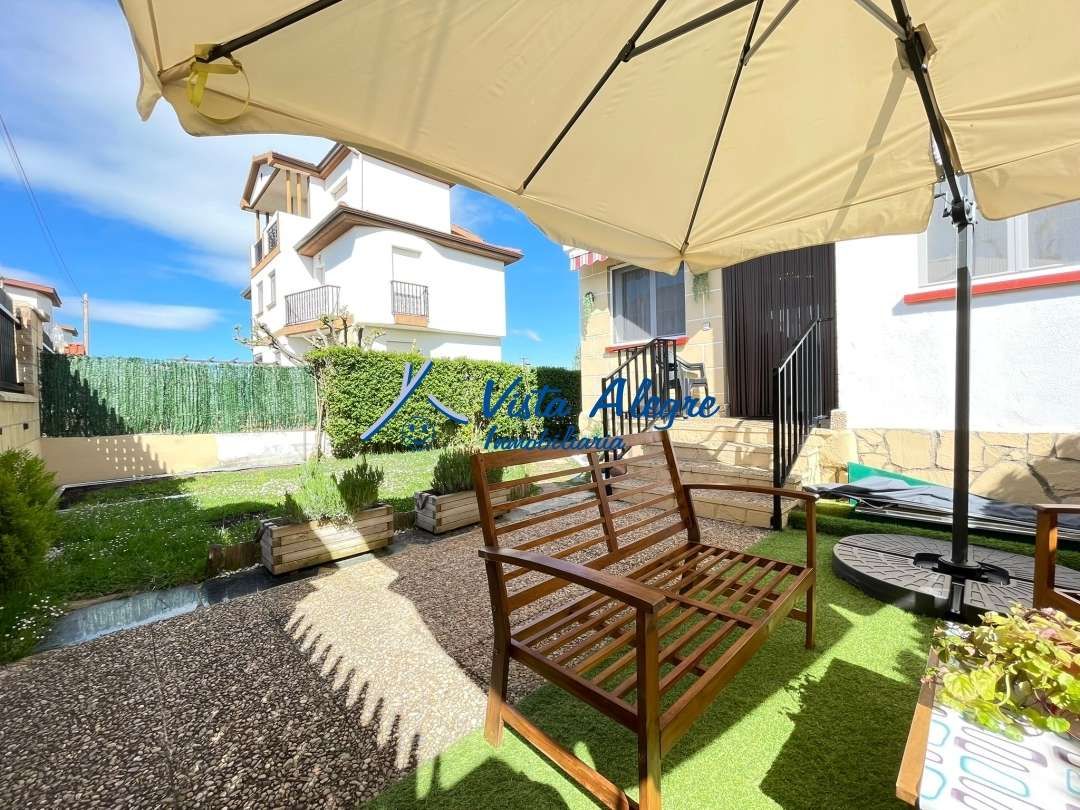 Terrassa de Casa o xalet en venda en Anguciana amb Calefacció, Jardí privat i Parquet