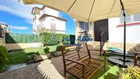 Terrassa de Casa o xalet en venda en Anguciana amb Calefacció, Jardí privat i Parquet