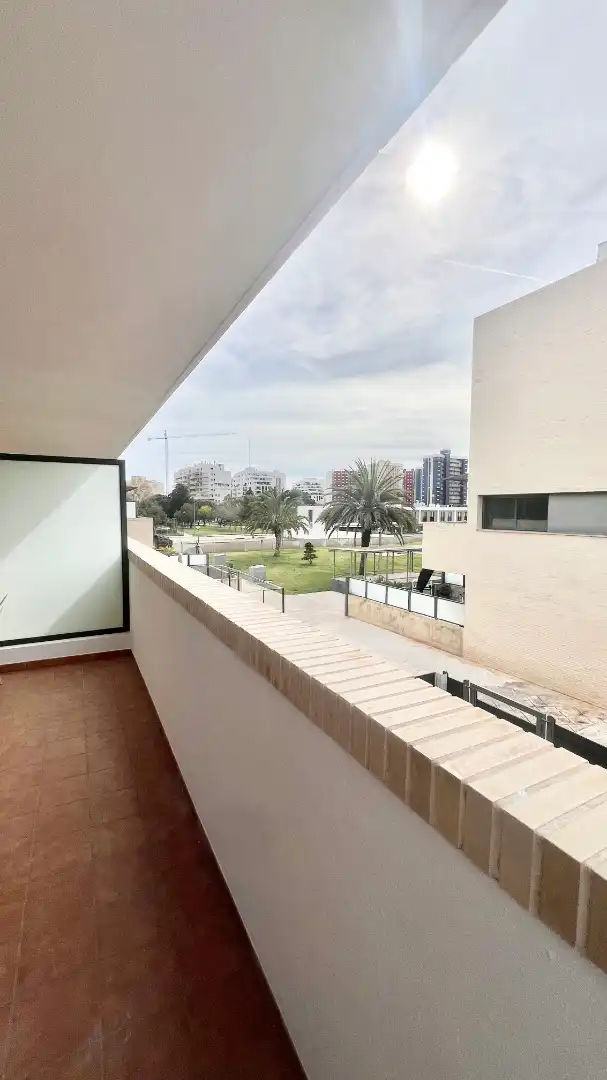 Vista exterior de Casa adosada en venda en La Pobla de Farnals amb Aire condicionat, Calefacció i Jardí privat