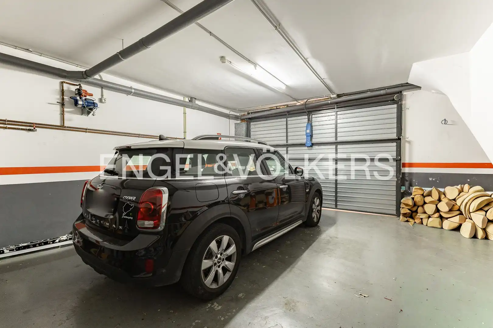 Parking de Casa adosada en venta en Cabrils con Calefacción, Jardín privado y Terraza