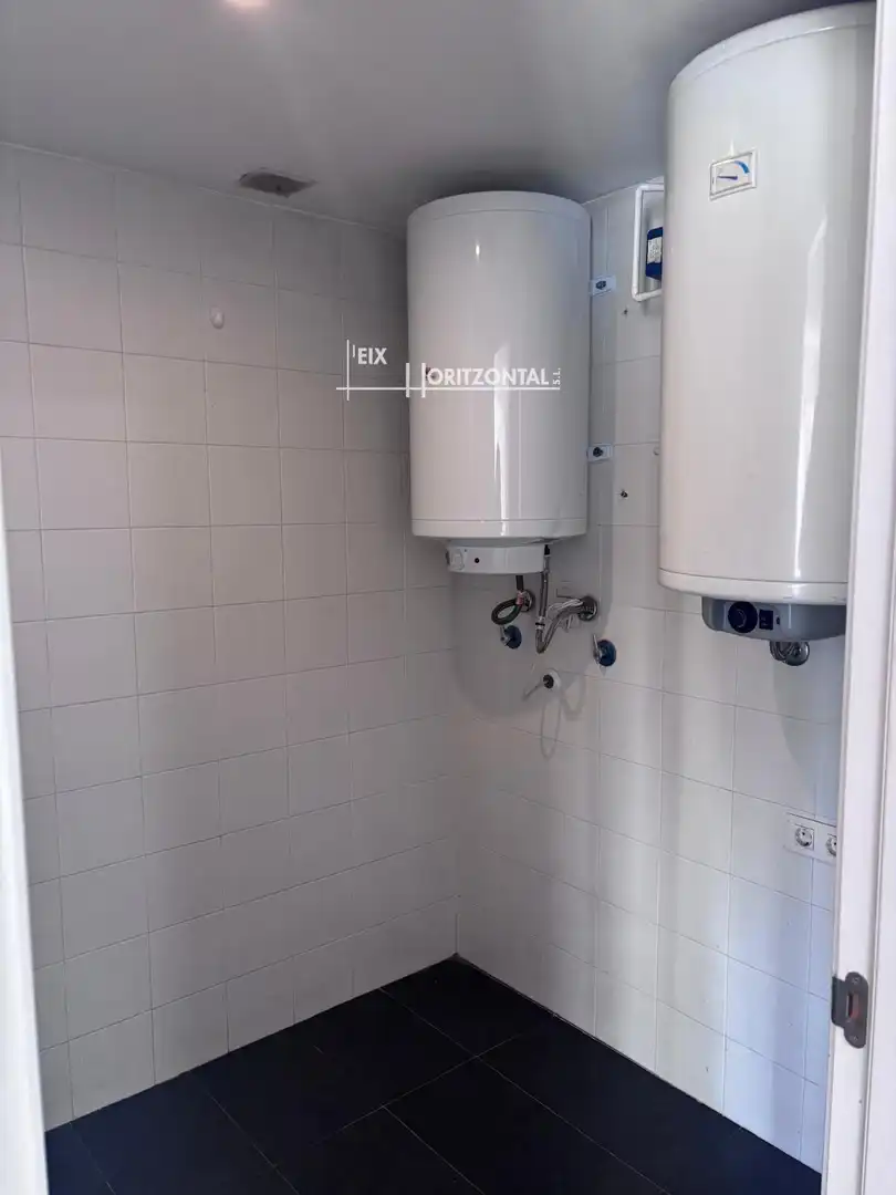 Bany de Pis de lloguer en Centre - Sant Oleguer