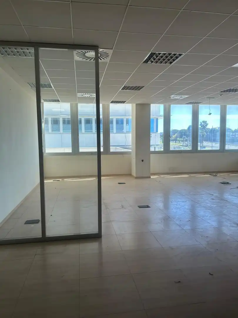 Oficina de lloguer a Fuente del Jarro, imagen 3
