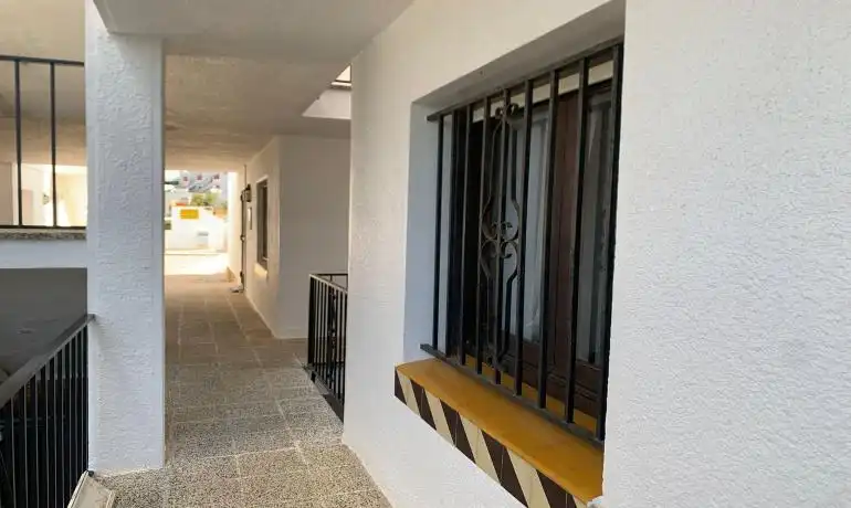Erdgeschoss zum Verkauf in Roses mit Privatgarten, Möbliert und Gemeinschaftspool