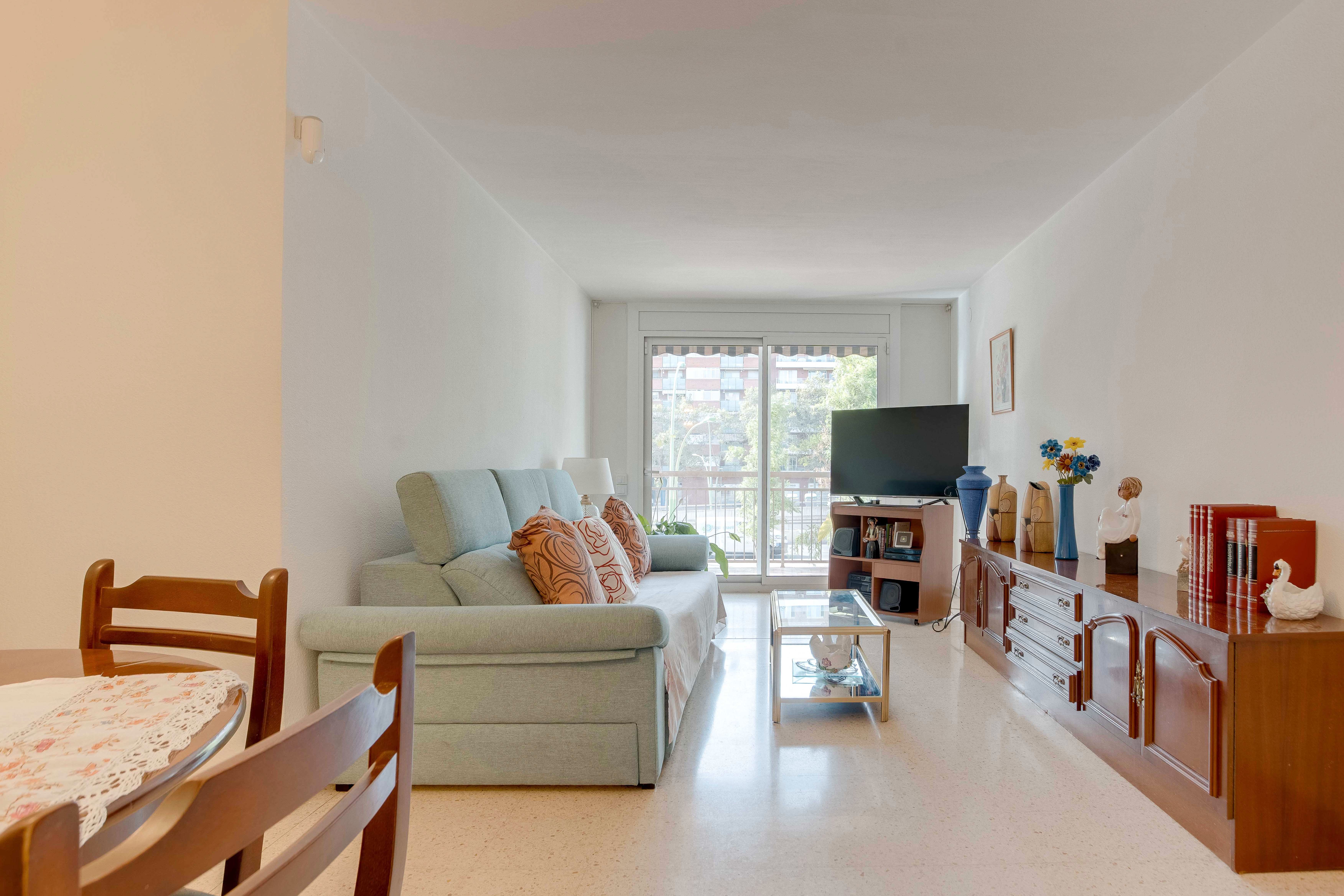 Living room of Flat for sale in  Barcelona Capital  with Balcony