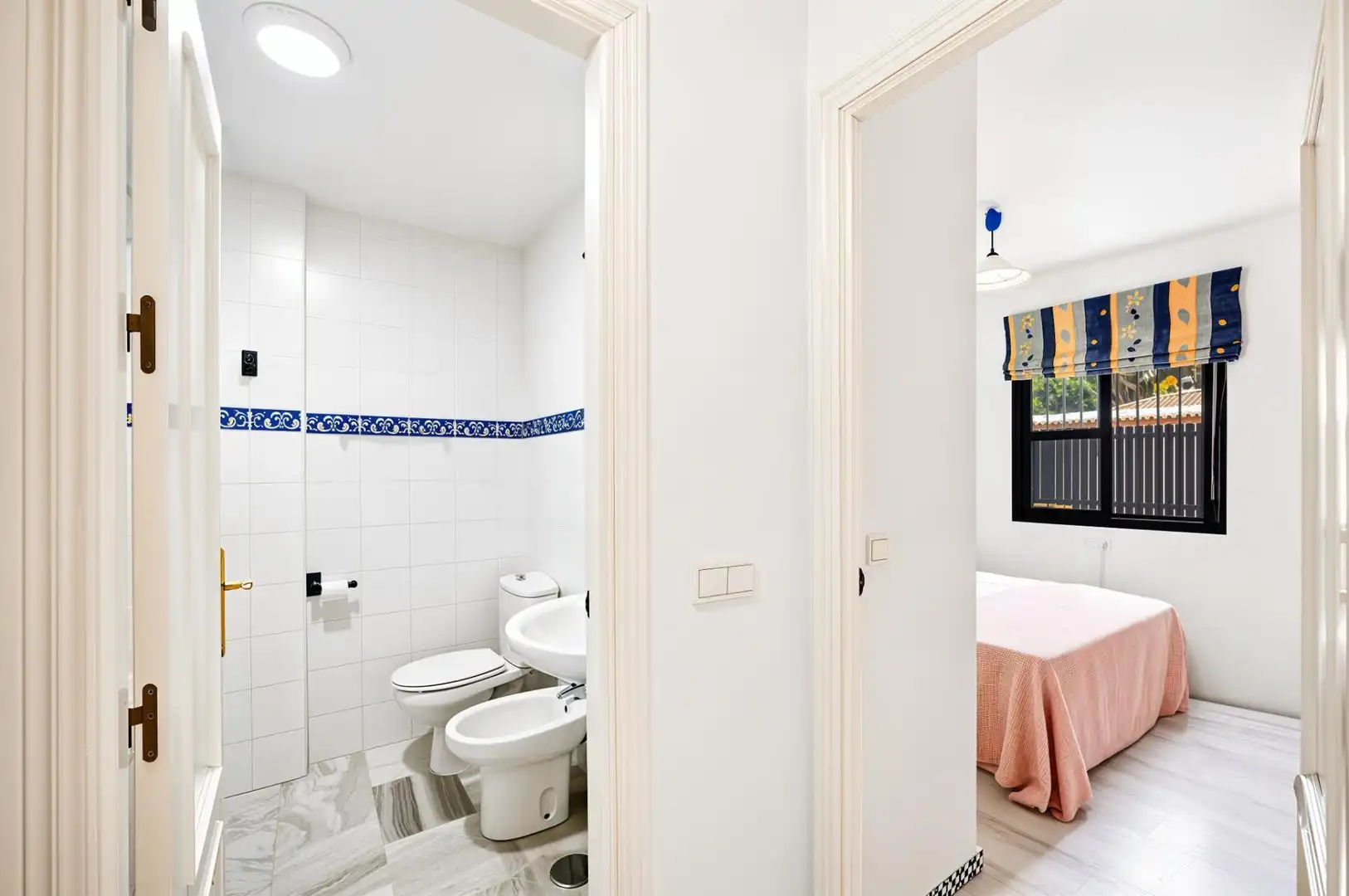 Bany de Casa adosada en venda en Chiclana de la Frontera amb Jardí privat, Terrassa i Piscina comunitària