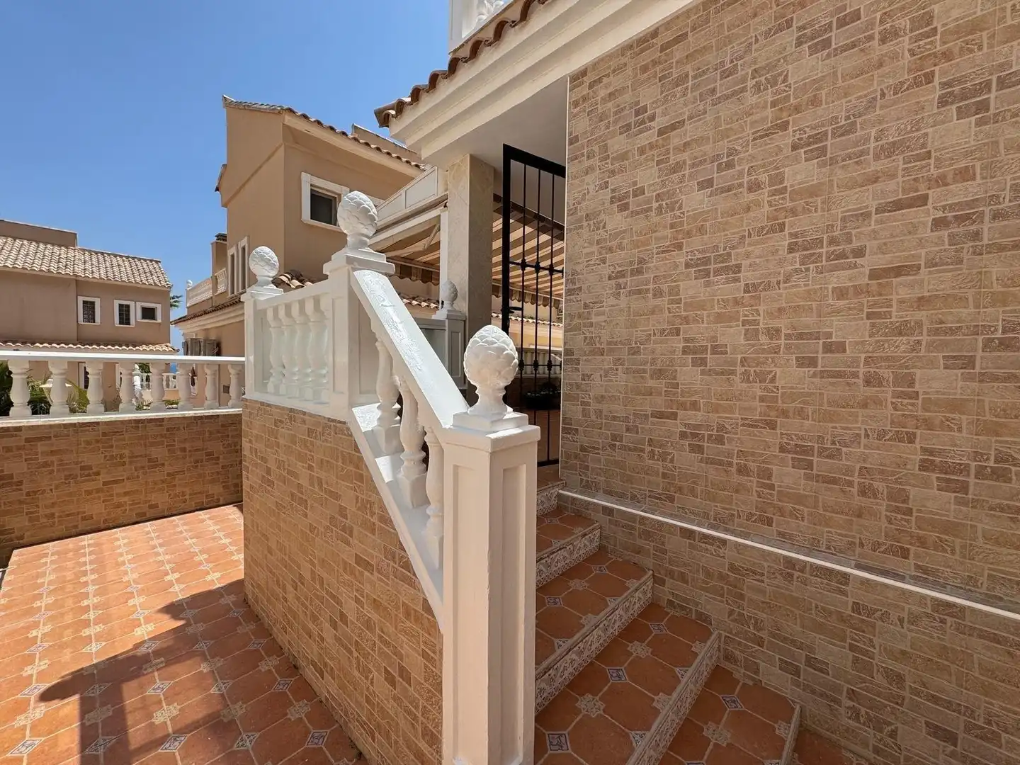 Vista exterior de Finca rústica en venda en Guardamar del Segura amb Aire condicionat, Jardí privat i Piscina