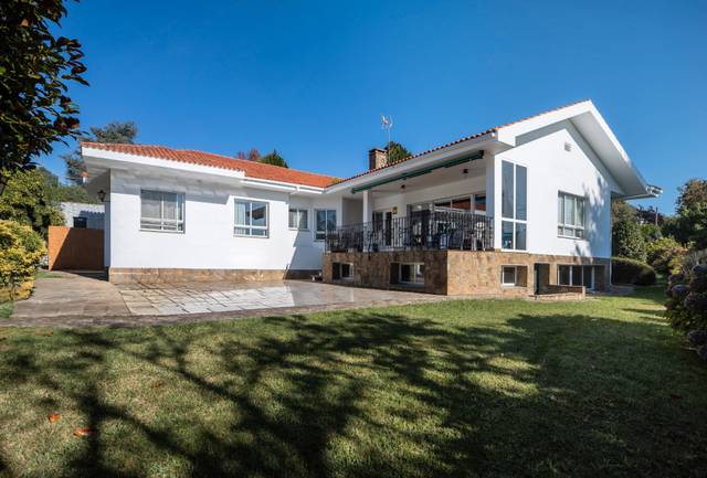 Casa-chalet en Venta en Rúa Bicos, 3 en Oleiros pueblo