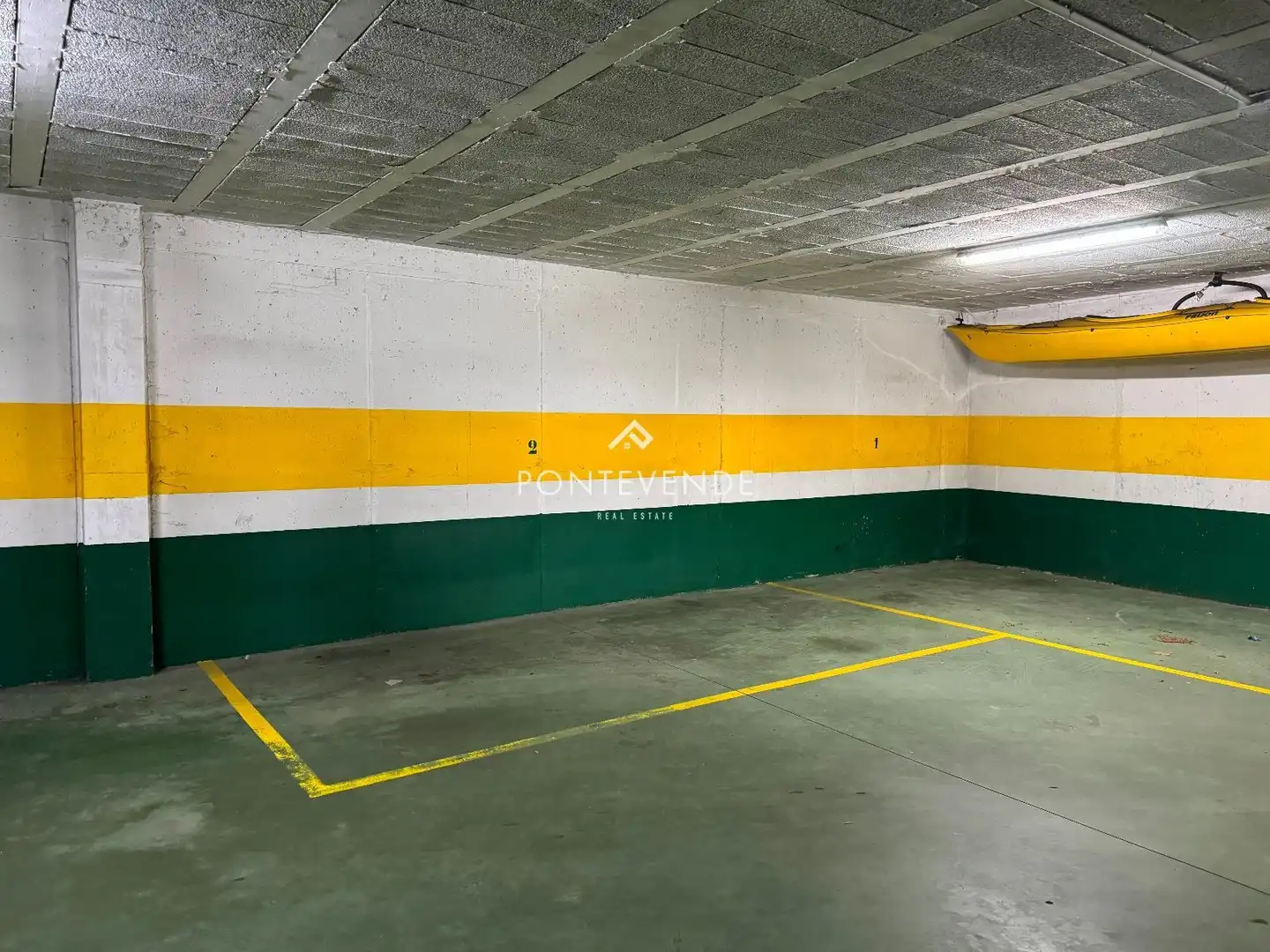 Parkplatz von Maisonette zum Verkauf in Bueu mit Klimaanlage, Heizung und Terrasse