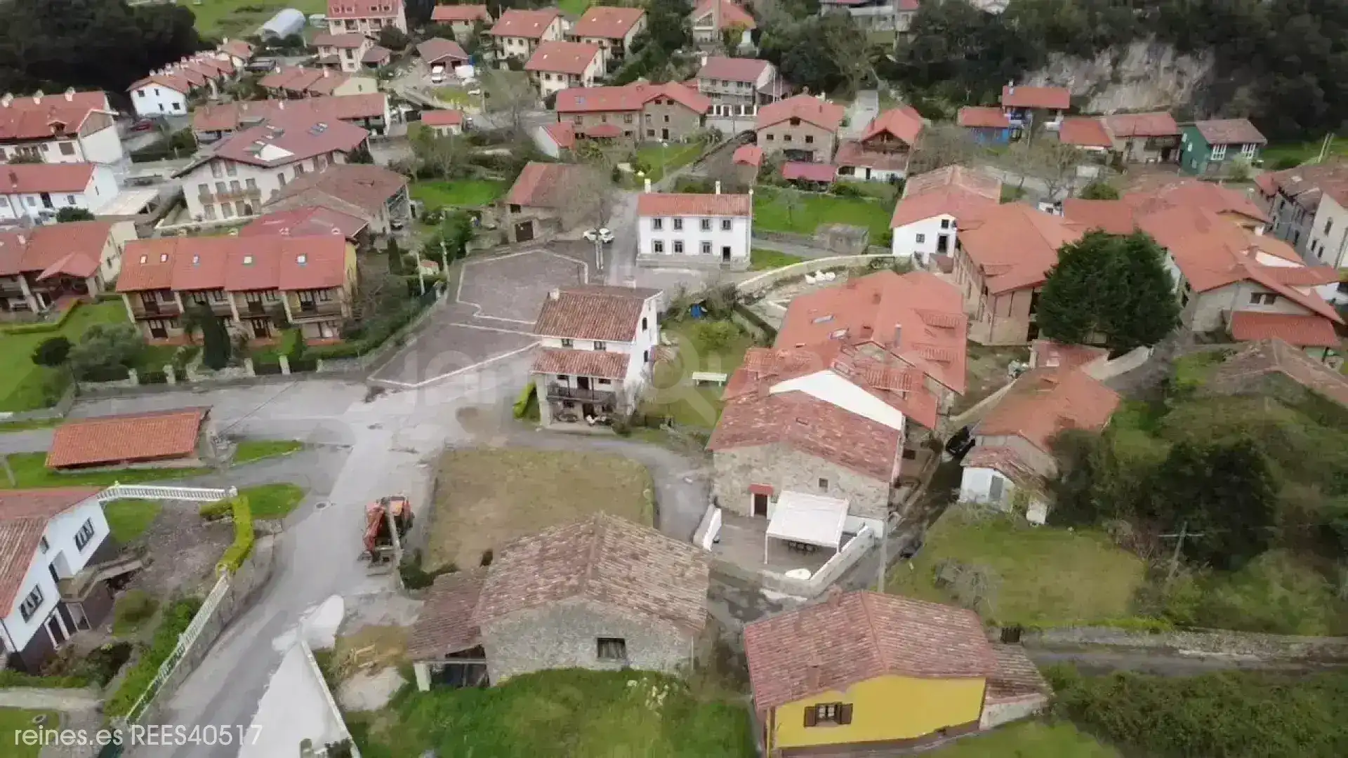 Vista exterior de Casa o xalet en venda en Val de San Vicente  amb Calefacció, Terrassa i Moblat
