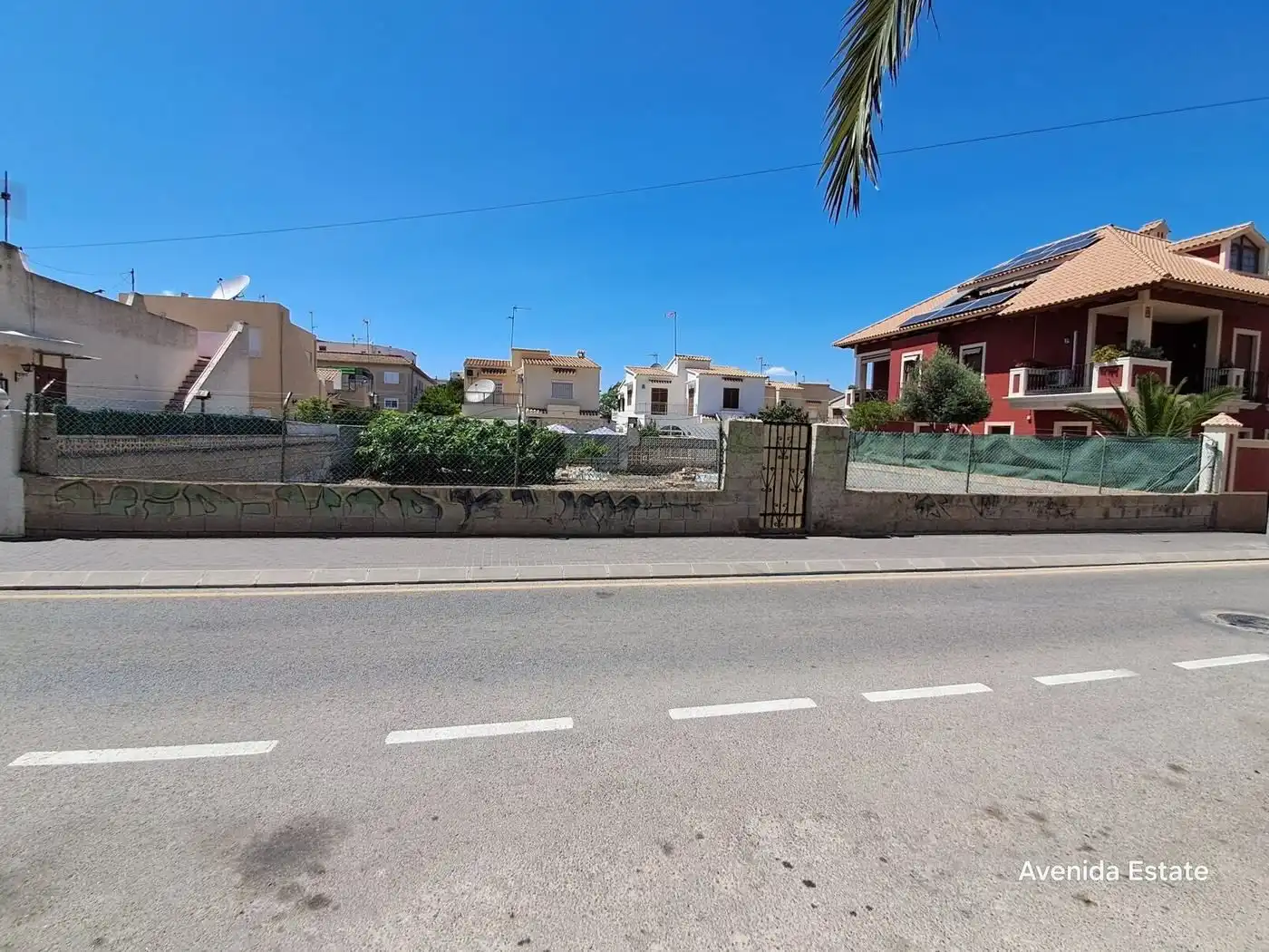 Terreny residencial en venda a Marcelina 7