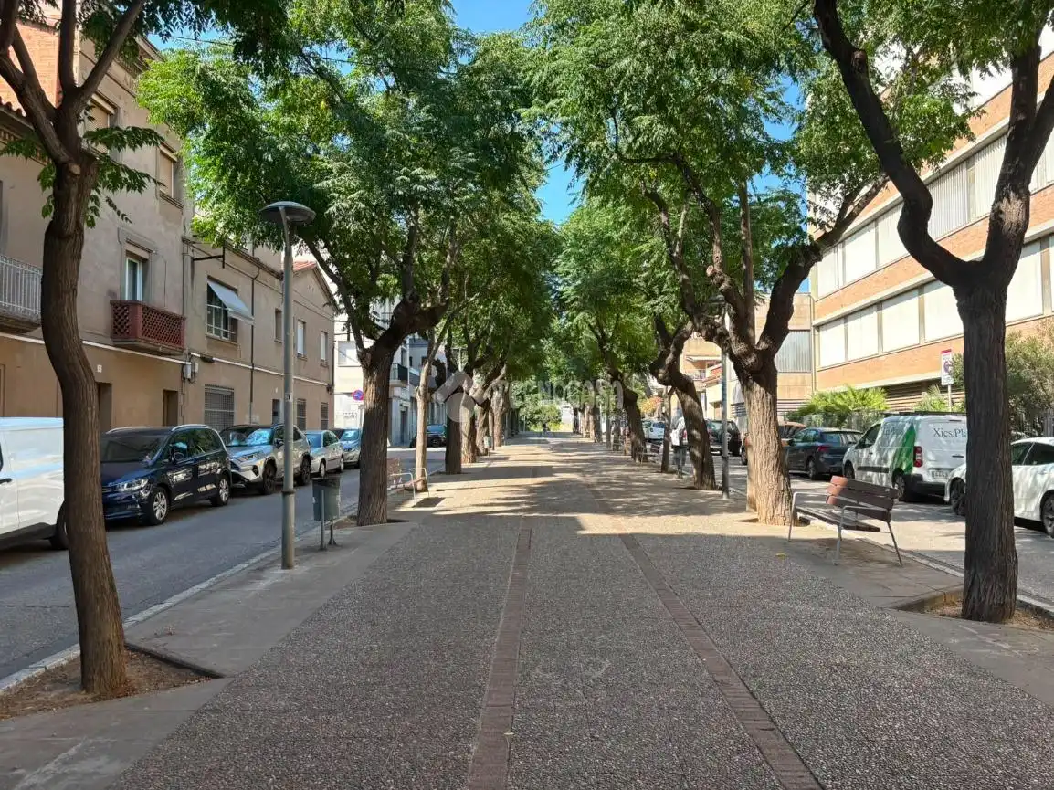 Vista exterior de Casa adosada en venda en Sant Feliu de Llobregat