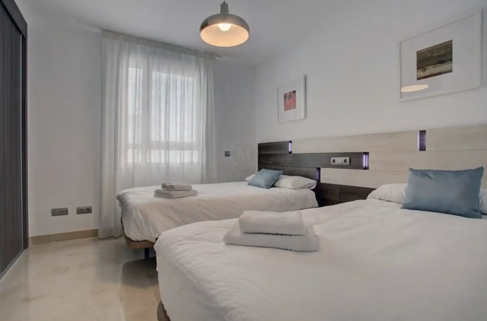 Habitación de Apartamento en venta en Marbella con Aire acondicionado, Piscina y Amueblado