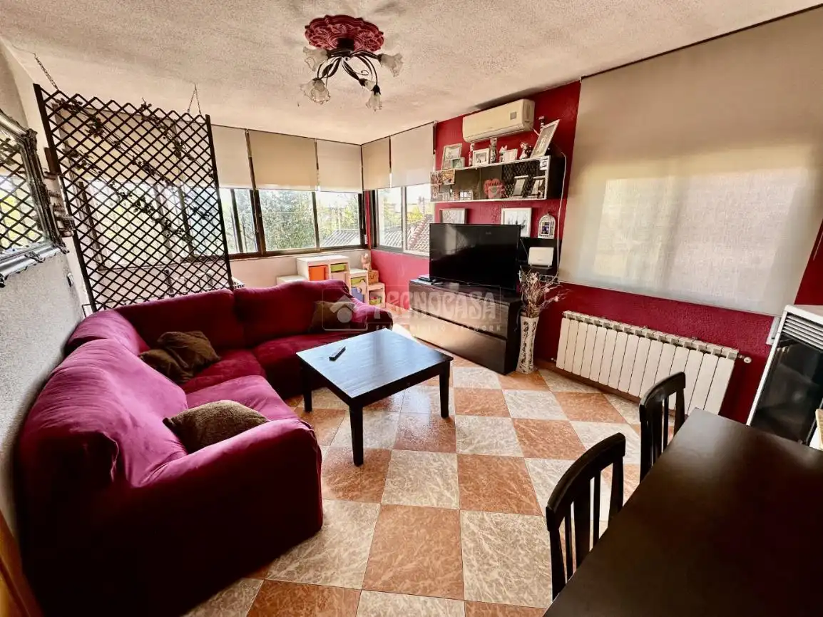 Sala d'estar de Casa o xalet en venda en Santorcaz amb Calefacció