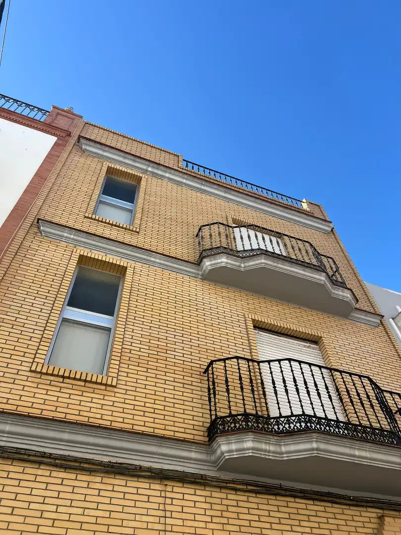 Vista exterior de Piso en venta en Los Palacios y Villafranca con Balcón