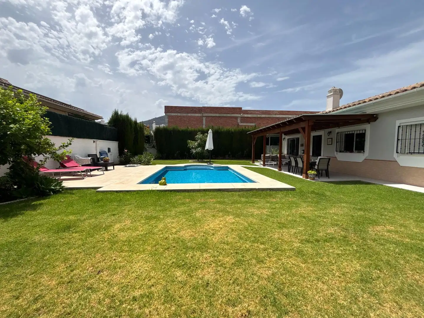 Piscina de Casa o xalet en venda en Alhaurín de la Torre amb Aire condicionat, Terrassa i Traster