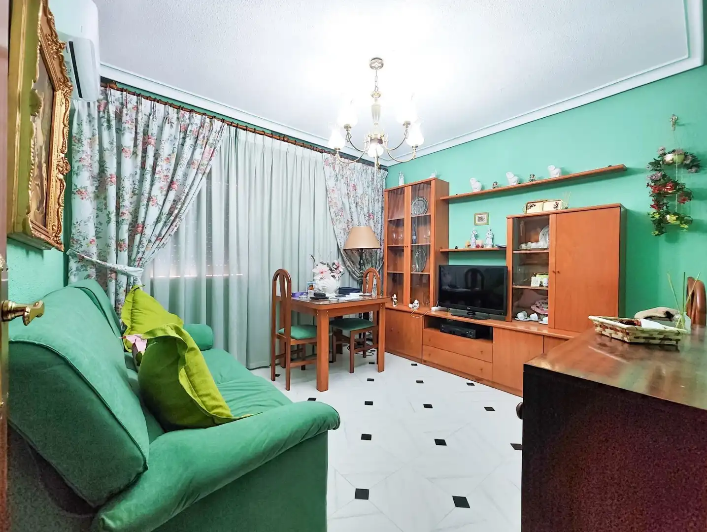 Living room of Flat for sale in Puertollano  with Air Conditioner, Heating and Storage room