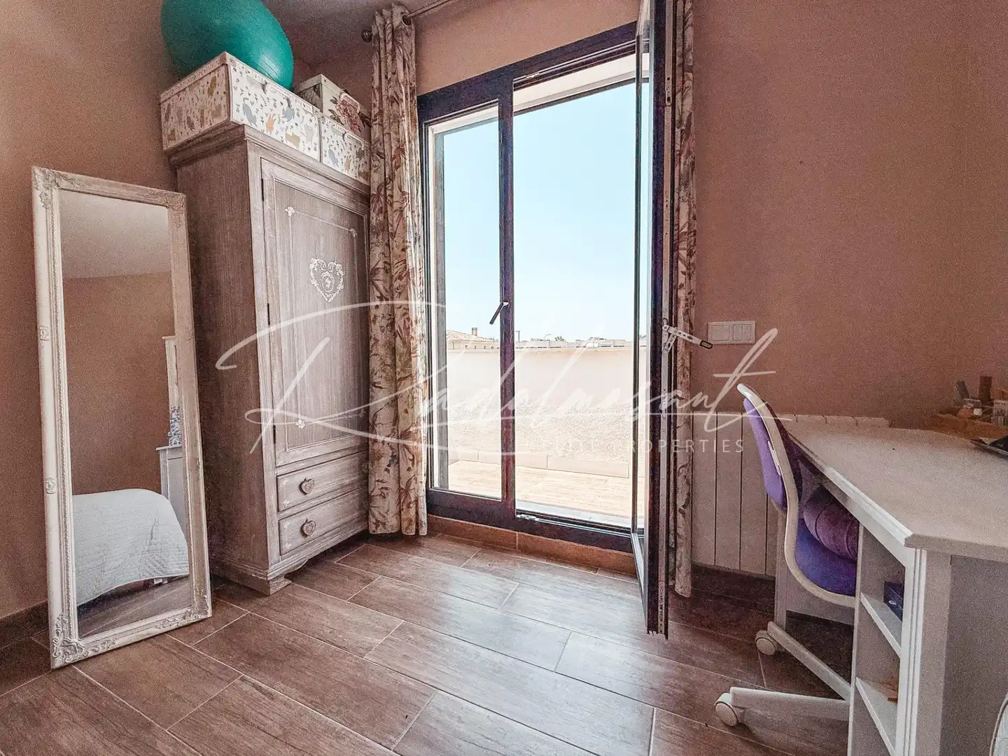 Habitación de Casa adosada en venta en Cambrils con Calefacción, Jardín privado y Terraza