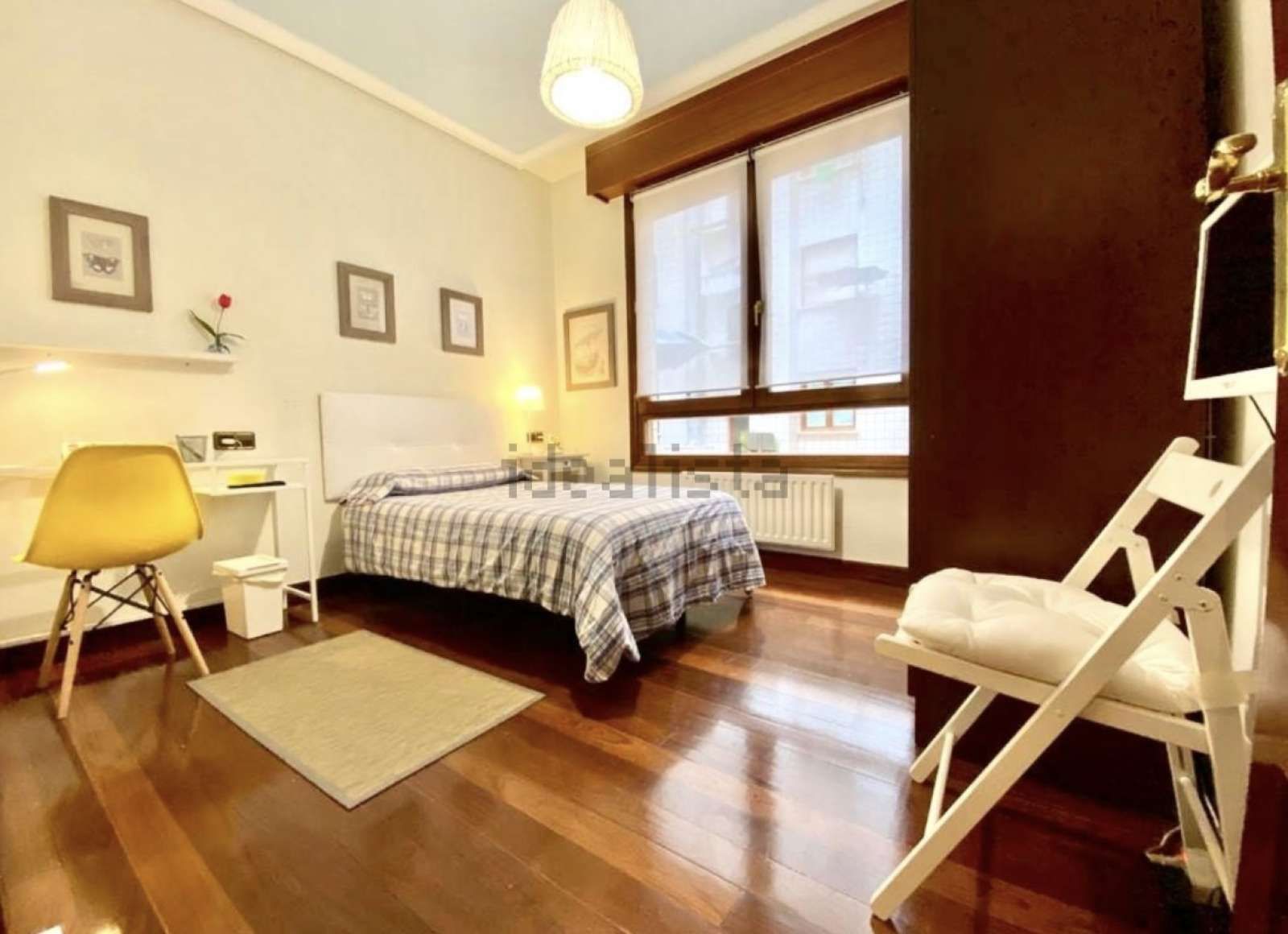 Bedroom of Flat for share in Bilbao   with Air Conditioner, Heating and Terrace