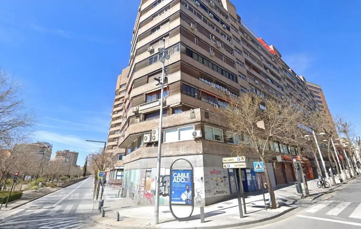 Local comercial en venda a Avenida DE MADRID