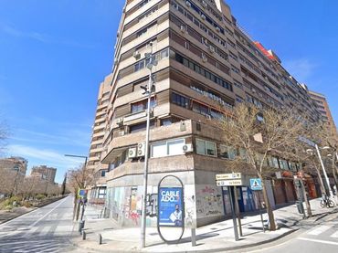 Local comercial en venda a Avenida DE MADRID