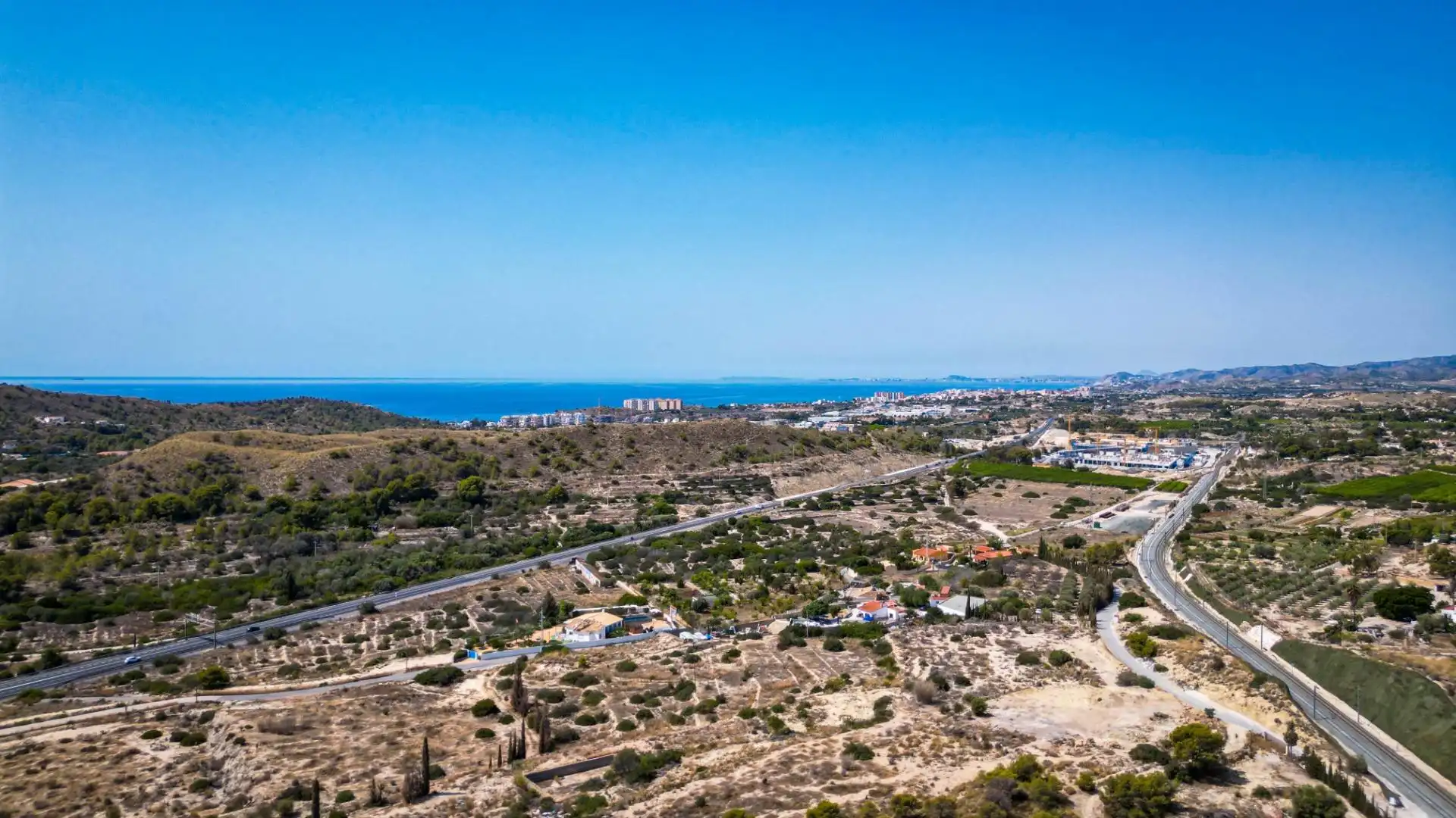Vista exterior de Nave industrial en venta en Finestrat