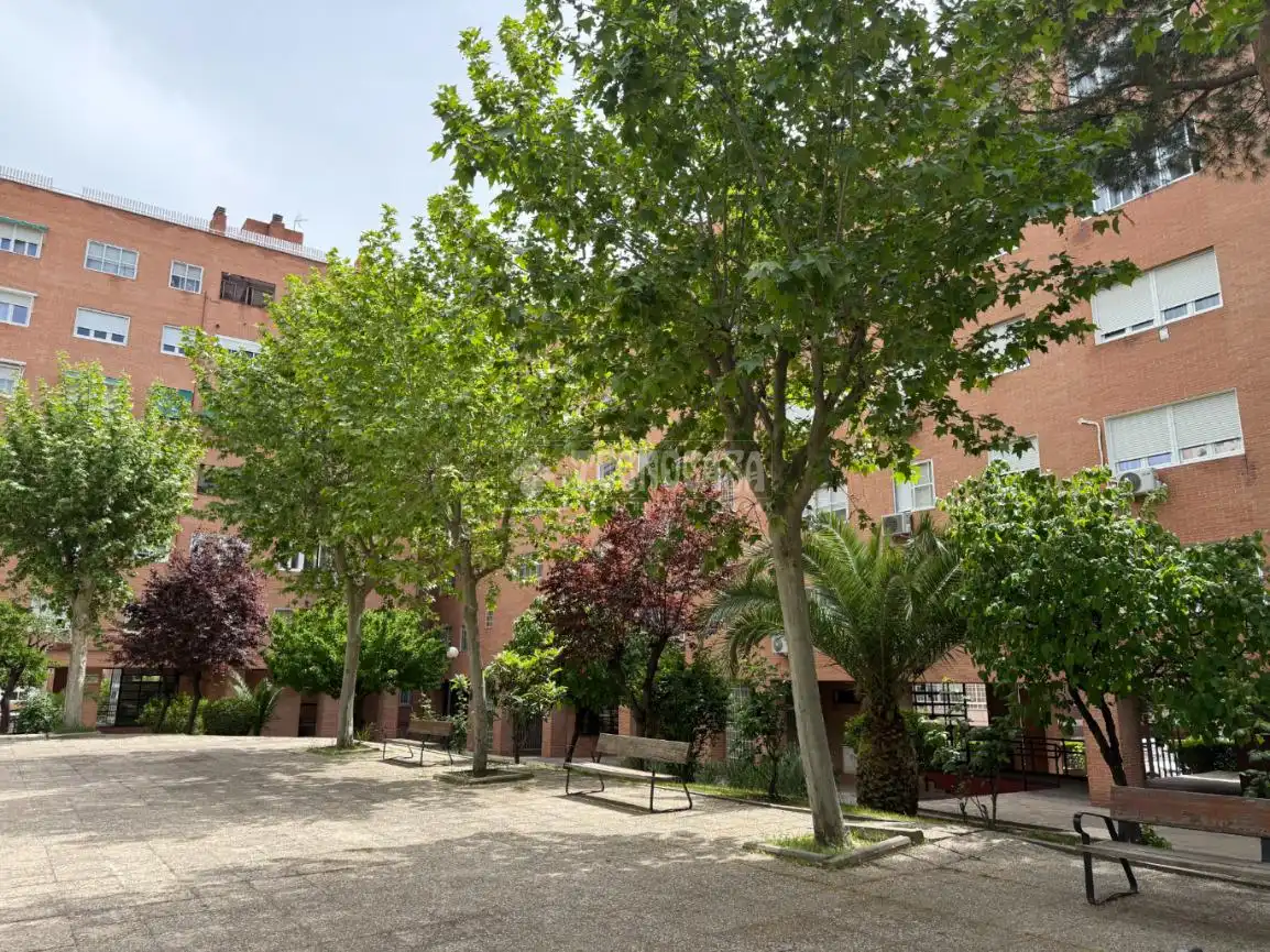 Vista exterior de Piso en venta en Madrid con Aire acondicionado y Calefacción