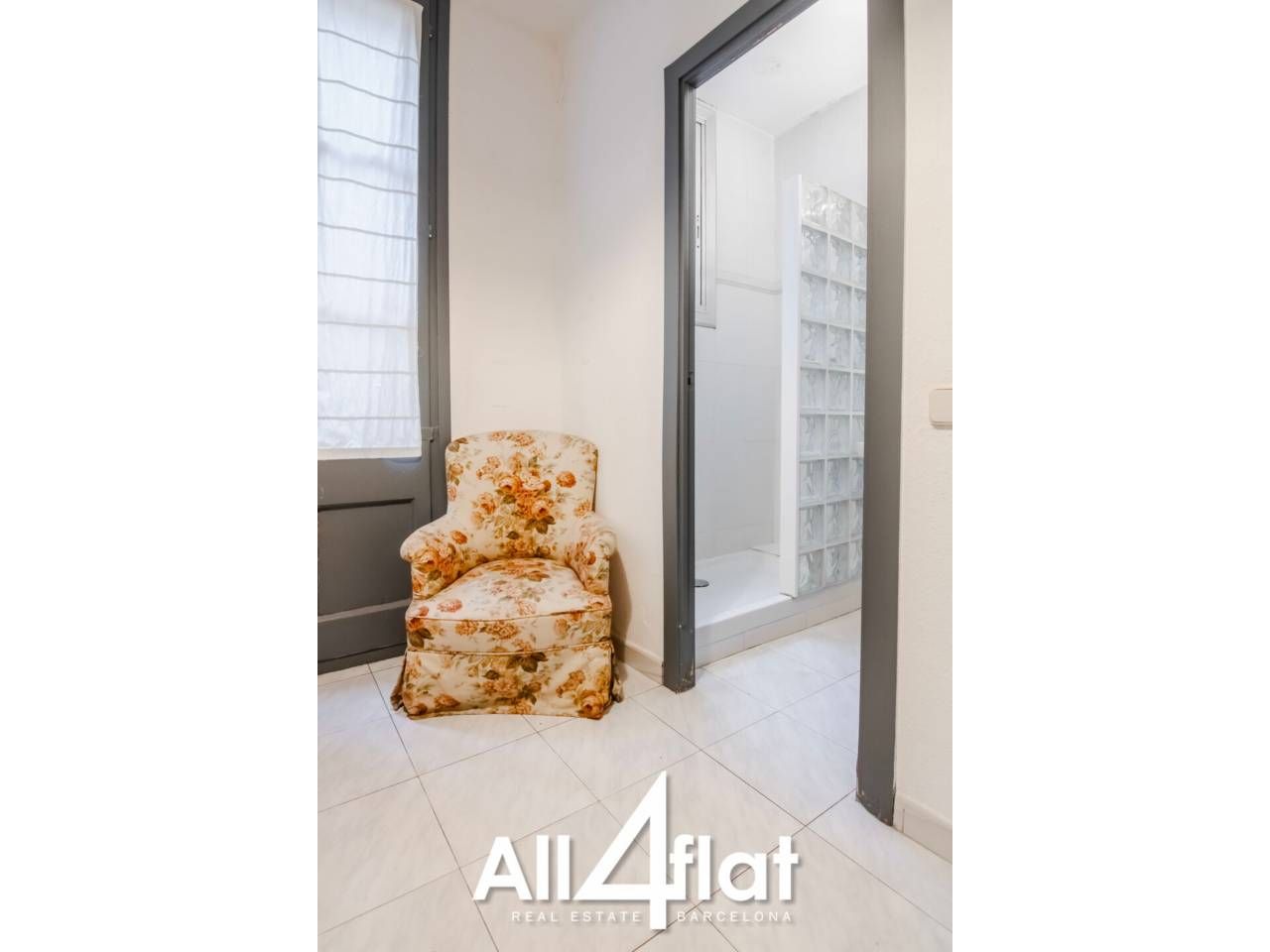 Dormitori de Pis en venda en  Barcelona Capital amb Calefacció, Moblat i Balcó
