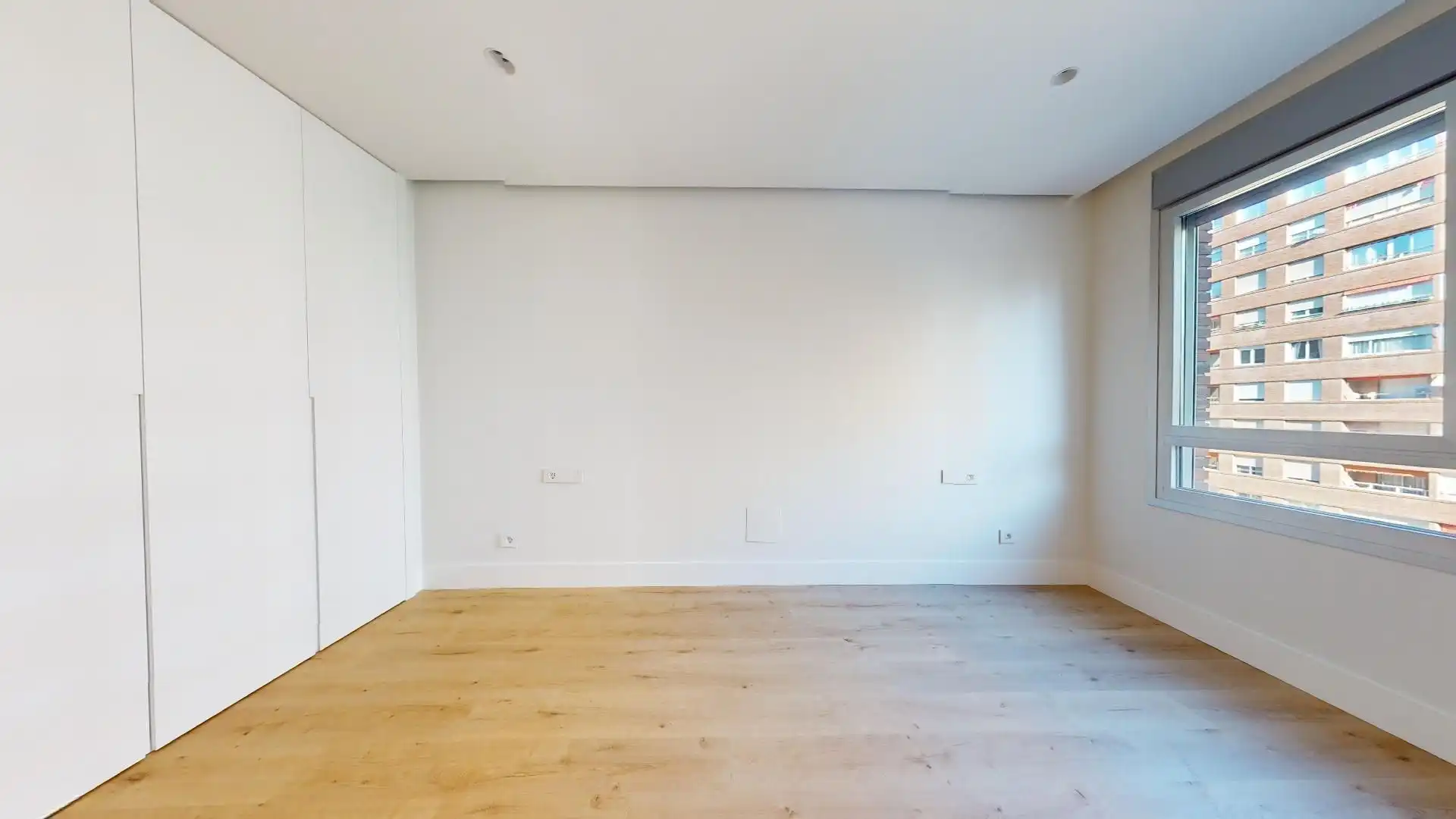 Bedroom of Flat for rent in Madrid  with Air Conditioner, Heating and Storage room