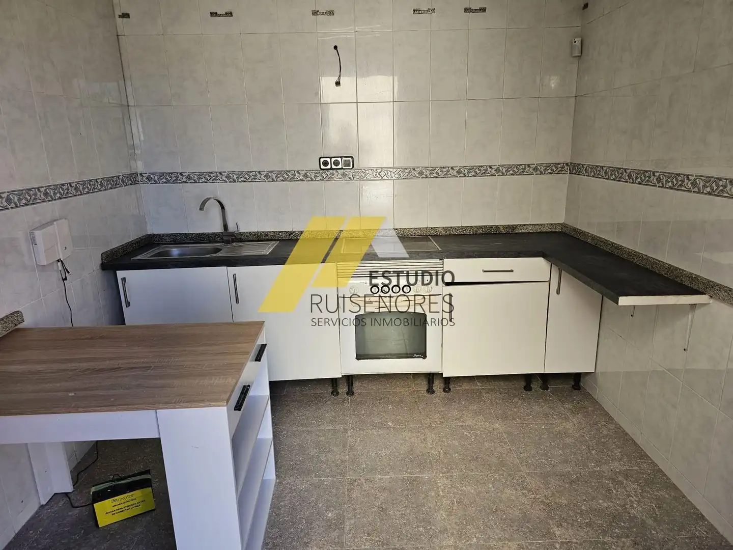 Cuina de Casa o xalet en venda en Cuarte de Huerva amb Jardí privat, Terrassa i Traster