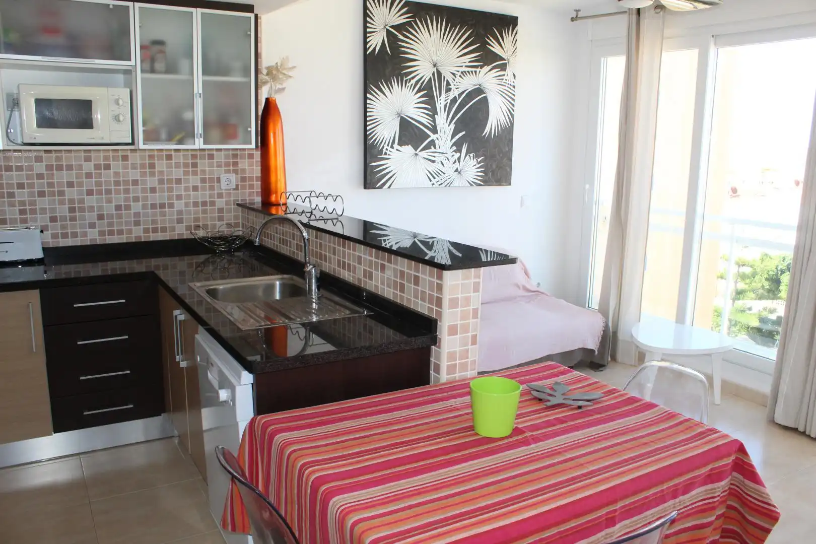 Apartment with terrace to rent in Oliva Playa, imagen 3