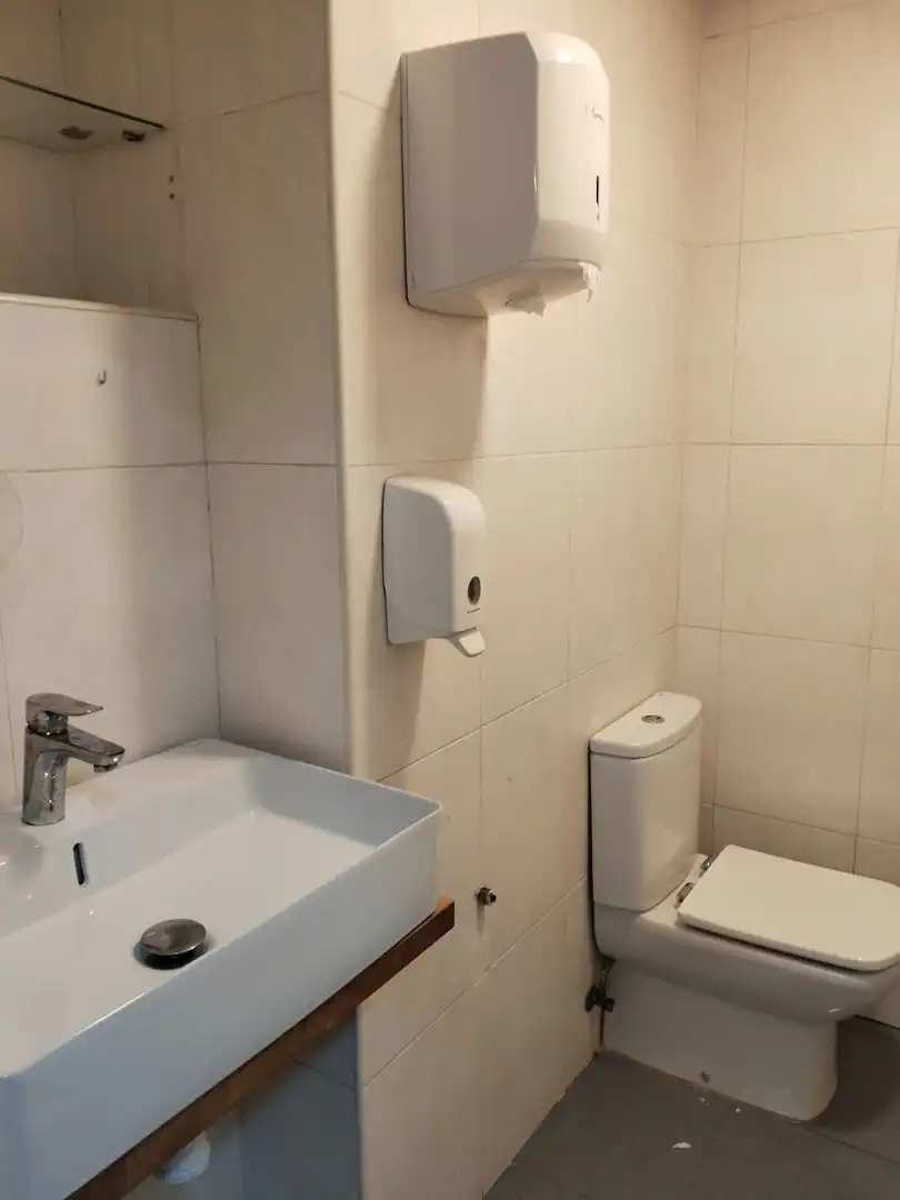 Baño de Oficina de alquiler en Valencia