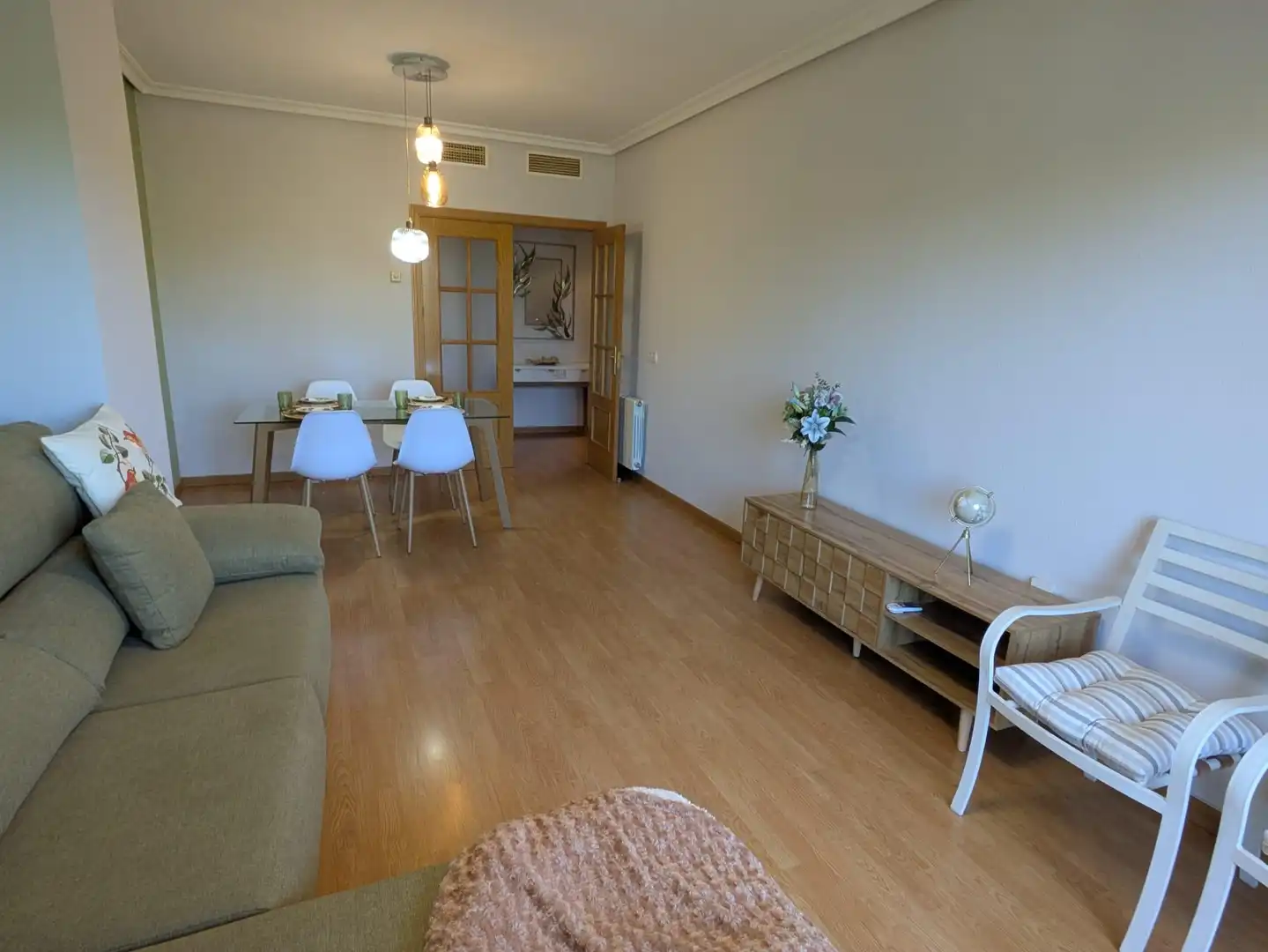 Wohnzimmer von Wohnungen zur Miete in Cáceres Capital mit Klimaanlage, Heizung und Privatgarten